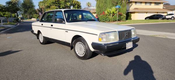 Clásico joya vintage Volvo 240 Sedán 1992 - $6.950 (Porter Ranch)63469920121091124