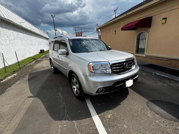 2015 HONDA PILOT TOURING TÍTULO LIMPIO EXCELENTE ESTADO NEUMÁTICOS NUEVOS - $12,700 (Houston)63617083354113121