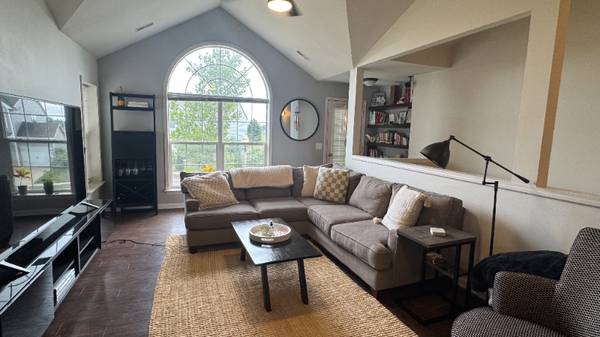 $1900.00 / 2br - 1471ft2 - Recently Updated 2 Bed Townhouse in Lansing - $1900/mo - Available 9/163620245741571121