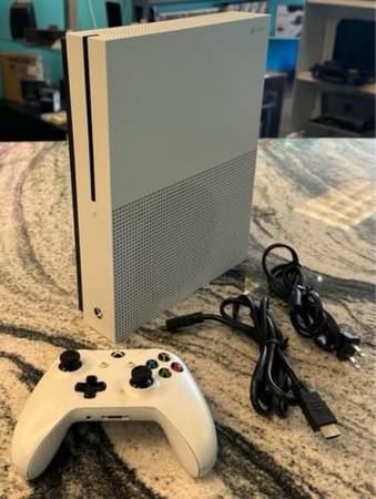 XBOX ONE S 500 GB おまけ付き Microsoft Xbox One S 500GB Console Lot Bundle w/ Controller