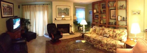 $975 / 2br - 1600ft2 - Sunny Room available in Wonderful townhome Aug 1st (East Norriton)64046035327619122