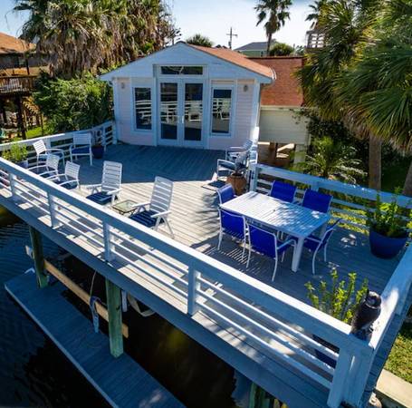 $140 / 1br - 1300ft2 - WINE TIME COZY URBAN EFFICIENCY SLEEPS 6 (Jamaica beach,TX)63986918779394120