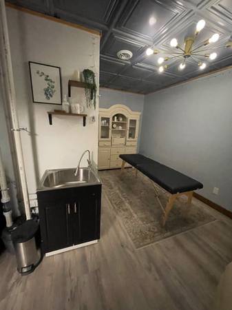 $600 / 150ft2 - Office space available in commercial building (somersworth)63986779948802120