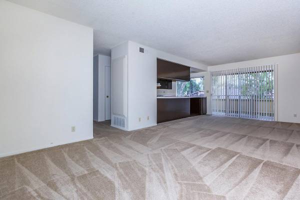 $2,450 / 1br - 851ft2 - Two Soothing Spas, Playground, Great Location, Four Swimming Pools63800304727555120