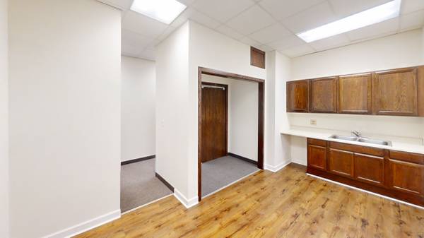 $1,500 / 1050ft2 - Albany Park move-in ready 1050 SF retail/office space!63898860934018123