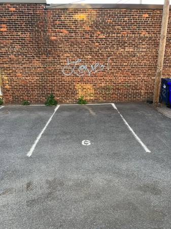 $205 Highgate St - Monthly Parking Available63996692682883120