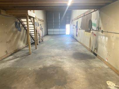 $950 / 960ft2 - Single Bay Shop Space - 18-5 (MK) (Griffith)63918533299714123