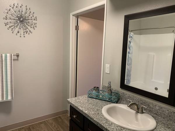 $1,655 / 2br - 885ft2 - A New Wave of Living at your Service (2001 E. Cross Ave Tulare CA)63809864549123121