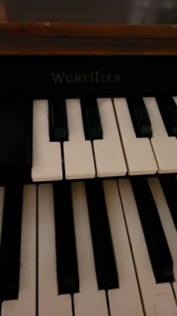 Wurlitzer organ to donate to church or non profit (Anderson)