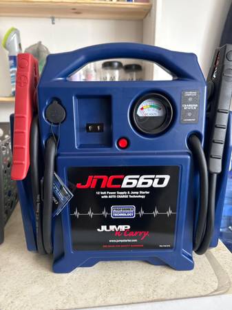 NEW Clore Automotive Jump-N-Carry JNC660 1700 Peak Amp 12 Volt Jump St 1