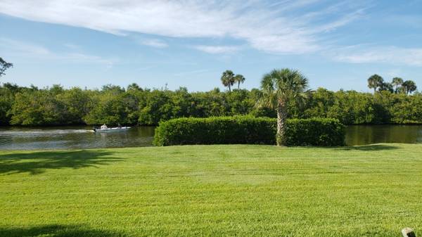 $1575.00 / 1br - 695ft2 - Beautiful 1st floor riverfront condo  facing the preserve63899126027651123