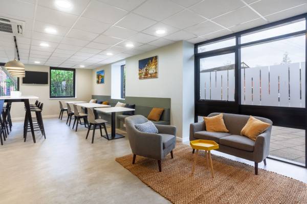$129 Flexible Co-Working Solutions in a Professional Space - as low as $129 (Toledo)63836548015617120