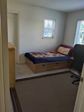 Room for rent off Rengstorff Avenue 1