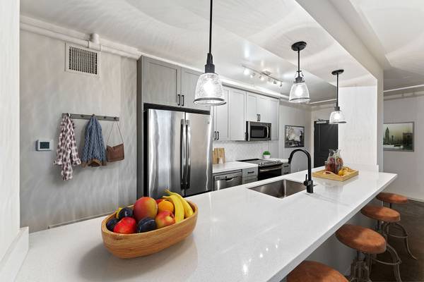 $2,525 / 800ft2 - ¡LOFT DE ESTUDIO GRANDE! ¡VISTAS EN EL PISO 9! ¡UN MES GRATIS! (1007 Fifth Ave, San Diego, CA)63663854116355123