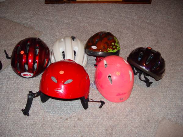 Bicycle and  Skate board   helmets - $10 (Herndon)63471146409859124