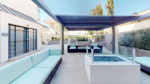 $3,895 / 3br - 1443ft2 - Oversized Windows, Patio or Balcony, Package Locker System (Burbank)63998005686019123