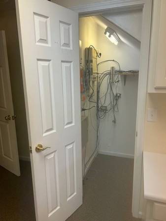$1,500 / 930ft2 - Office Space for Lease | (+-) 520 s.f. & (+-) 930 s.f. (Greenville)63783811744771123