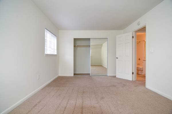 $2,109 / 2br - 1100ft2 - Piso de terraza de 2 dormitorios con lavadora y secadora! ¡CASA ABIERTA HOY! (Catonsville)63654692159105123