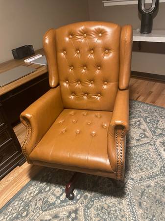 Executive Chair 1