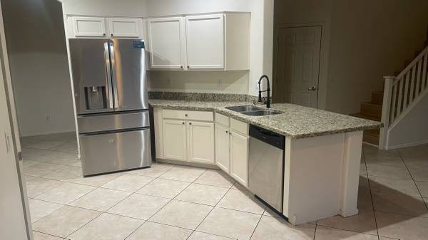 $2,700 / 5br - 2556ft2 - 5 Bed 3 Bath Corner House 67th Happy Valley (Peoria)63966952507907124