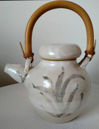 TEA POT 1