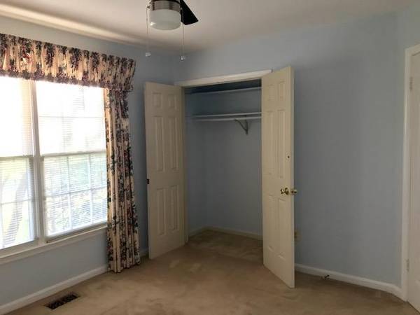$700 / 4br - ROOM  FOR  RENT (FAIRFAX VA)64040360454146123