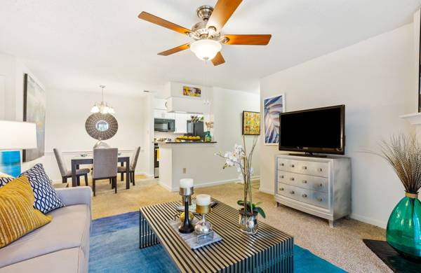 $1,375 / 2br - 1000ft2 - MOVE-IN SPECIAL ending SOON! (Regency Club Apartment Homes)62946971031171121
