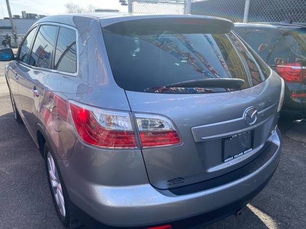 Un impresionante Mazda CX-9 2012 con 96.830 millas - queens - $10.995 (Middle Village)63654715400705123