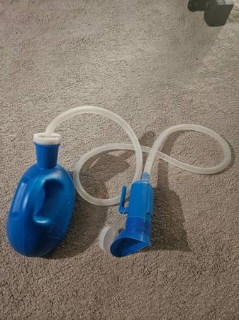 Portable Urine Bottle With 63" Detachable Tube, Spill Proof 1