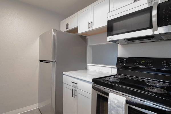 $1,375 / 2br - 892ft2 - Non-Smoking, Walk-In Closets, Covered Parking (Boise)63794945452931122