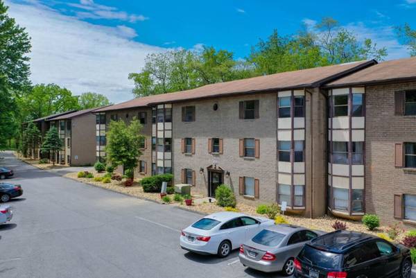 Virginia Manor 2 Bedroom updated apartment! 1