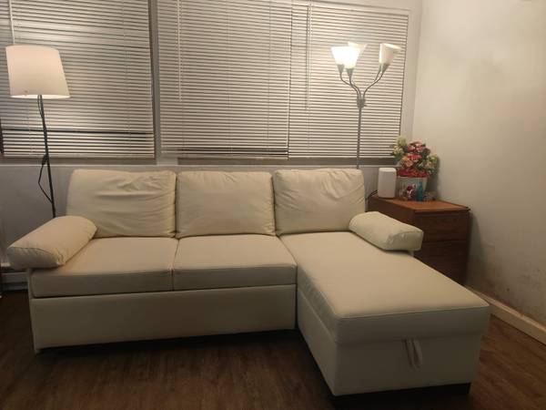 Cream L-Shaped Sectional Sofa with Reversible Chaise 1