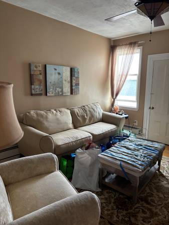 $1,025 / 2br - 🏡 Habitación soleada disponible en South Boston – A 3 minutos a pie de la línea roja 🚇 | (South Boston)63839293003393123