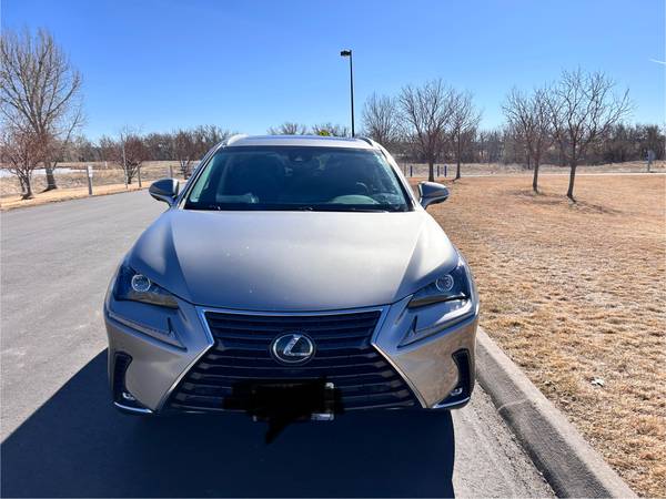 2019 Lexus NX300 - $28,20063612118238723124
