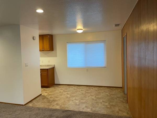 $1,800 / 2br - BRAND NEW ELECTRICAL, A/C, 7’ fence (Modesto)63970446117506123