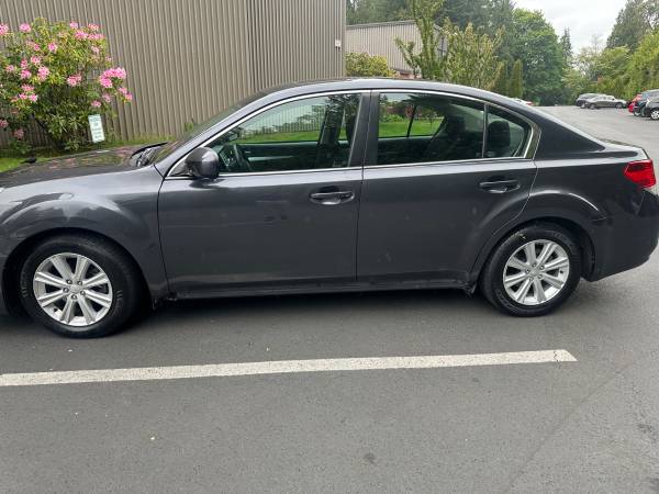 2010 Subaru Legacy 2.5i Premium - $9,90063475876689411121