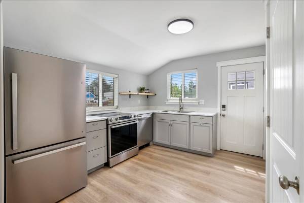 $245,000 / 2br - 712ft2 - HUGE PRICE REDUCTION! 2BD/1BA | M-2 ZONING | PRICED TO SELL63963189261570123