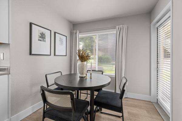 $1,955 / 3br - 1129ft2 - Your New 3-Bedroom Apartment Home Awaits - 1 Month Free Rent!63686579335041123