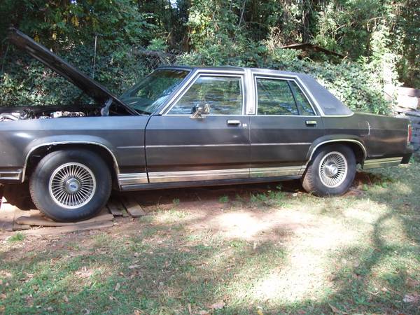 1989 Ltd Crown Victoria - $800 (Stone Mountain)63502079491459124