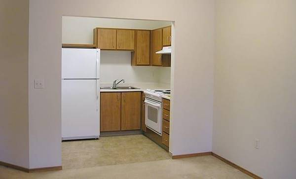 $1,192 / 2br - 800ft2 - Water, Sewer, Garbage Included, Resident Services, Community Room (Brooklyn Neighborhood)63895015060866124
