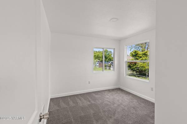$265,000 / 2br - 779ft2 - 2BD, FULLY RENOVATED + ADU unit (Yakima)64319762300162122