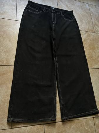 Black spider baggy jeans 1