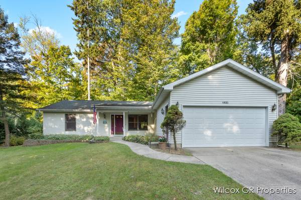 $399,900 / 5br - 2900ft2 - Near beautiful Silver Lake, Rockford, MI (Rockford)63985939630083120