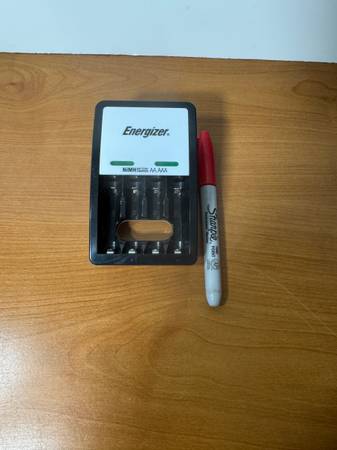 AA / AAA or 9V Battery Chargers 1