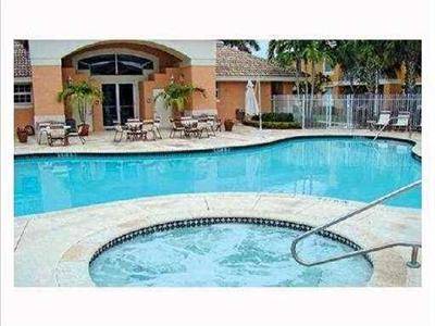 $2,100 / 2br - $2100 AWESOME 2B/2B IN COURTYARDS AT DAVIE (DAVIE)64001845080833121