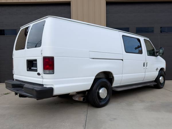 2004 Ford E-350 Super Duty - Photo 6