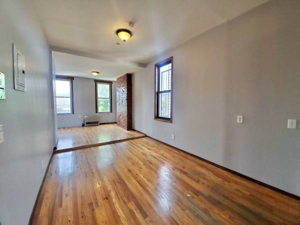 $2,595 Estudio de estilo loft con ladrillo visto | Norte de Bushwick - $2,595 (Bushwick)63788432446337121