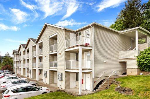 Minutes to WWU and Sehome Village! Pre-lease NOW! 1