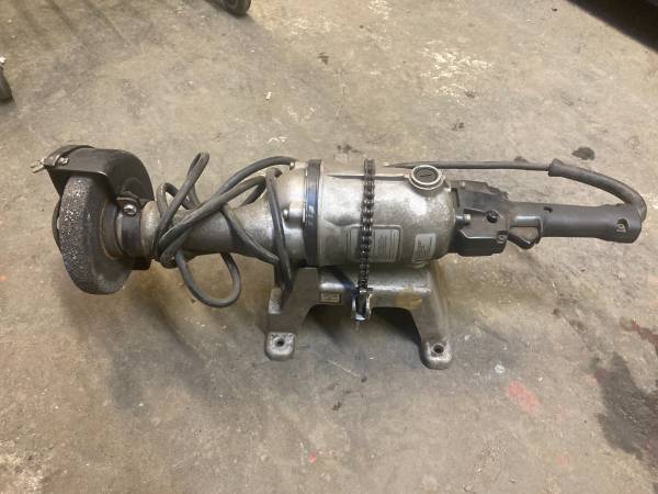 Black & Decker Heavy-Duty 6'' Grinder With Stand--C3 1