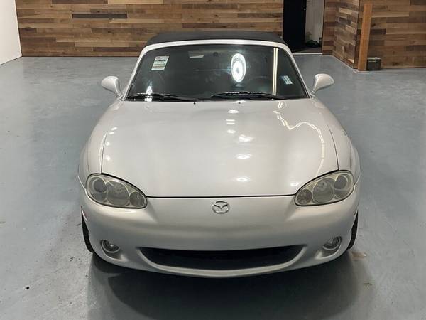 2003 Mazda MX-5 Miata MX5 2dr Convertible / 1.8L 4Cyl / Automatic /86K - $11,995 (M&M Investment Cars - Gladstone)63617305286785124